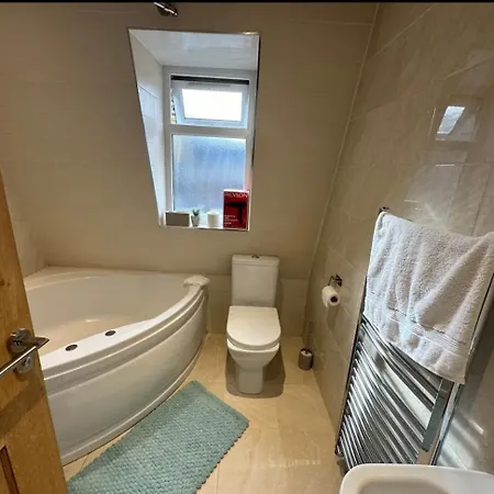 1 Bedroom, Sleeps 5, 30 Minutes To City Centre Londres Exterior foto