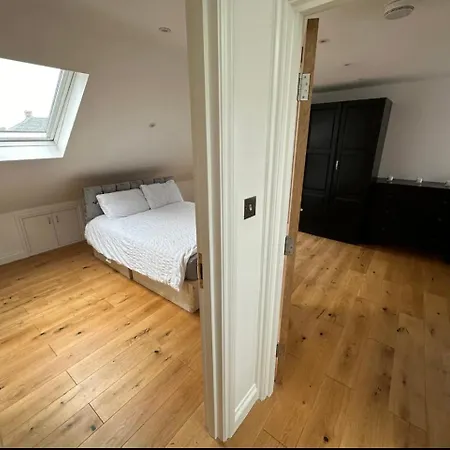 1 Bedroom, Sleeps 5, 30 Minutes To City Centre Londres Exterior foto