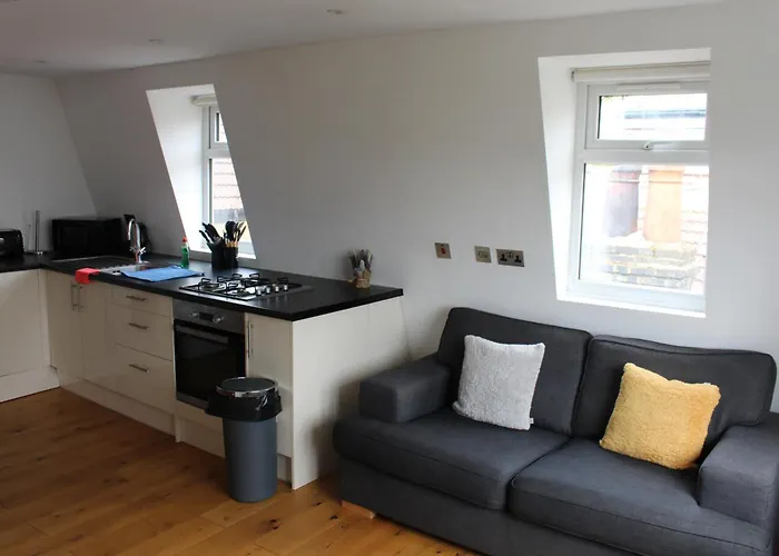 1 Bedroom, Sleeps 5, 30 Minutes To City Centre